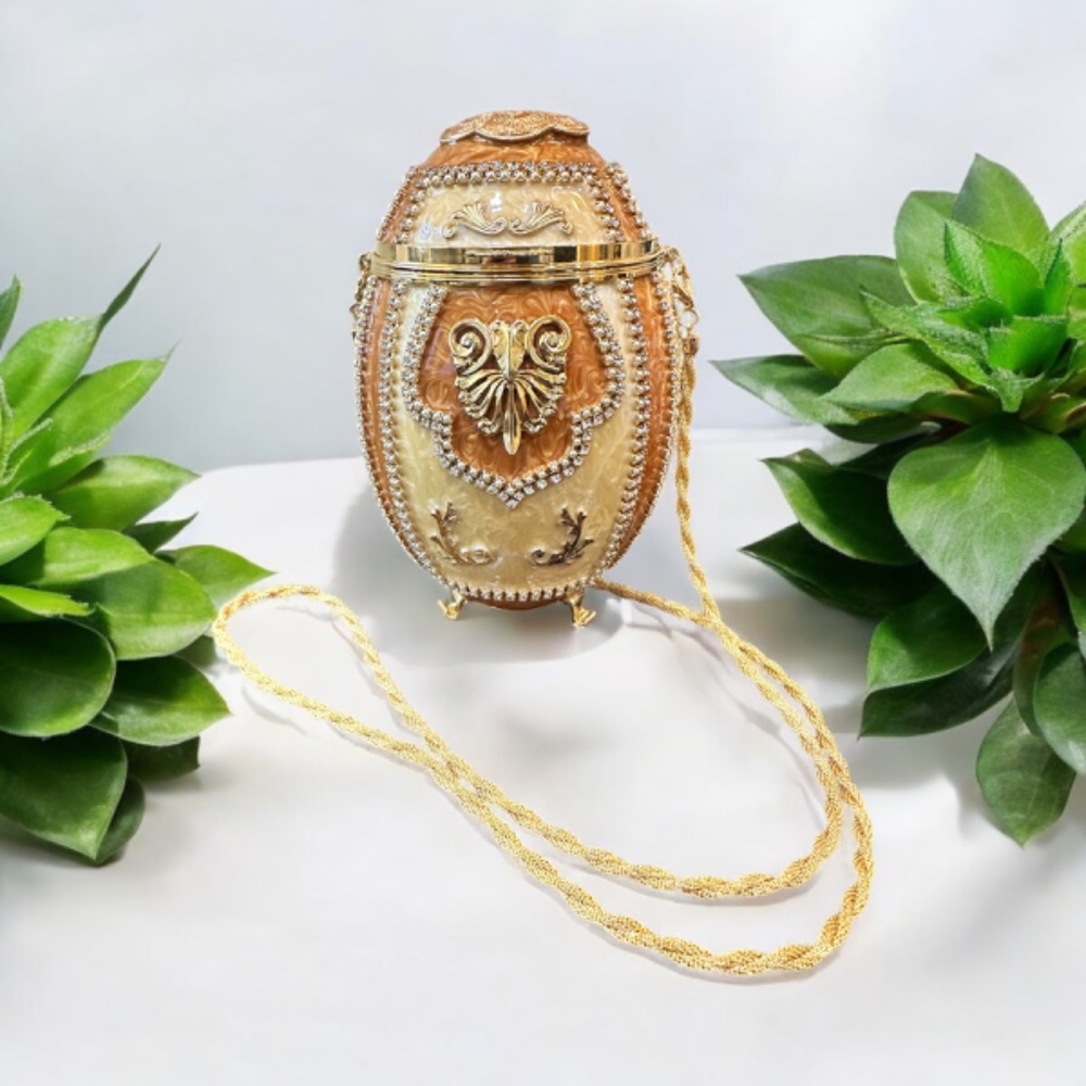 ๐ฅ SOLD!!! ๐ฅ Vivian Alexander Dynasty Vintage Egg Clutch/Bag *FIRM* - Picture 1 of 6